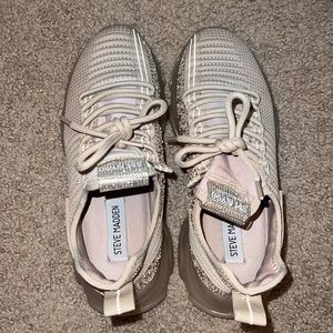 Steve Madden blush maximas